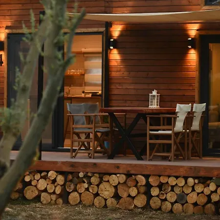 Kamp alanı Nomade Caravan Camping *